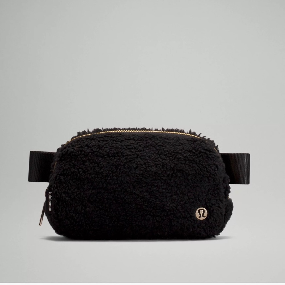 Lululemon fleece belt bag